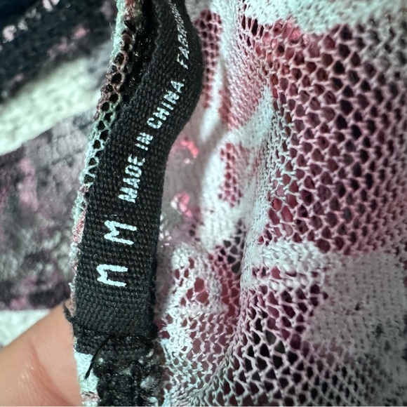 Out From Under Floral Mesh Lace Plunge Bodysuit Urban Outfitter Size Medium - Picture 4 of 7